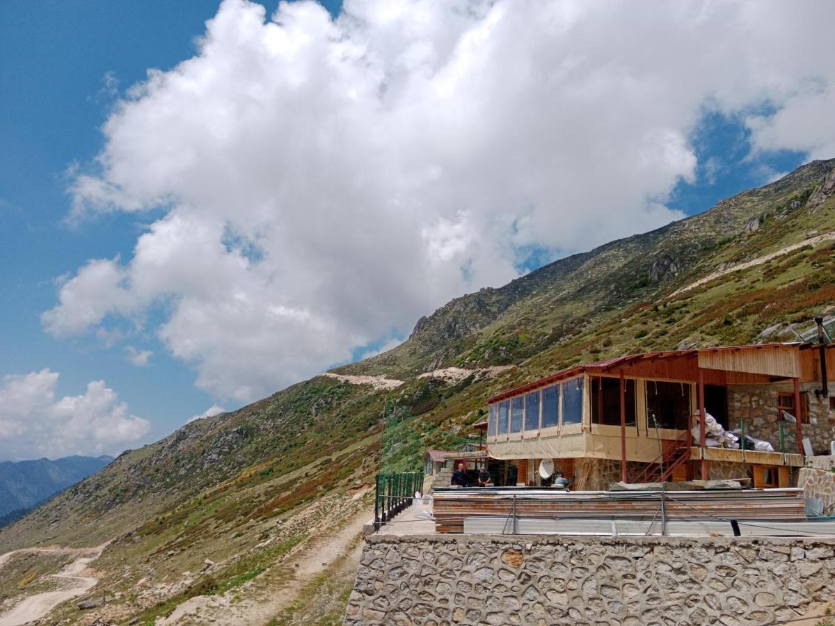 Avusor Mola Cafe Ve Pansiyon Camlihemsin Luaran gambar