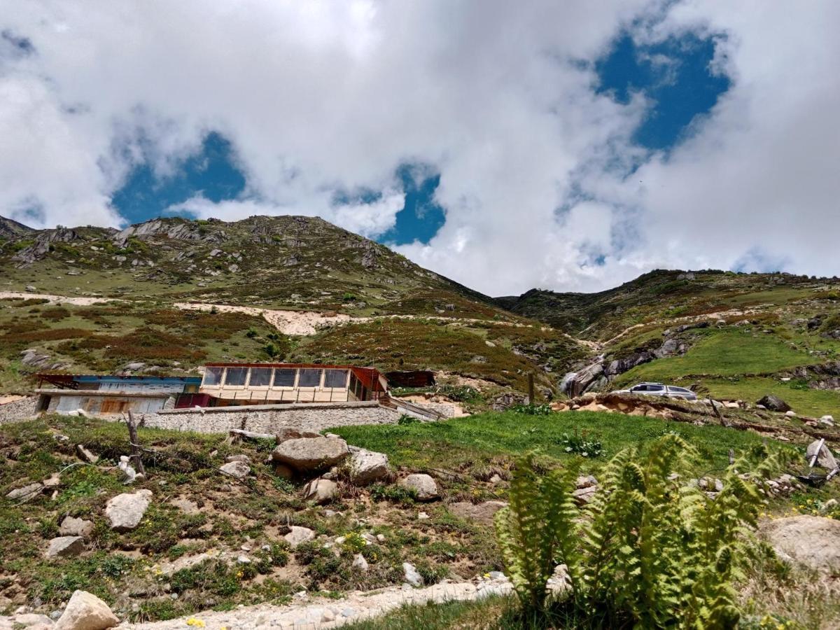 Avusor Mola Cafe Ve Pansiyon Camlihemsin Luaran gambar