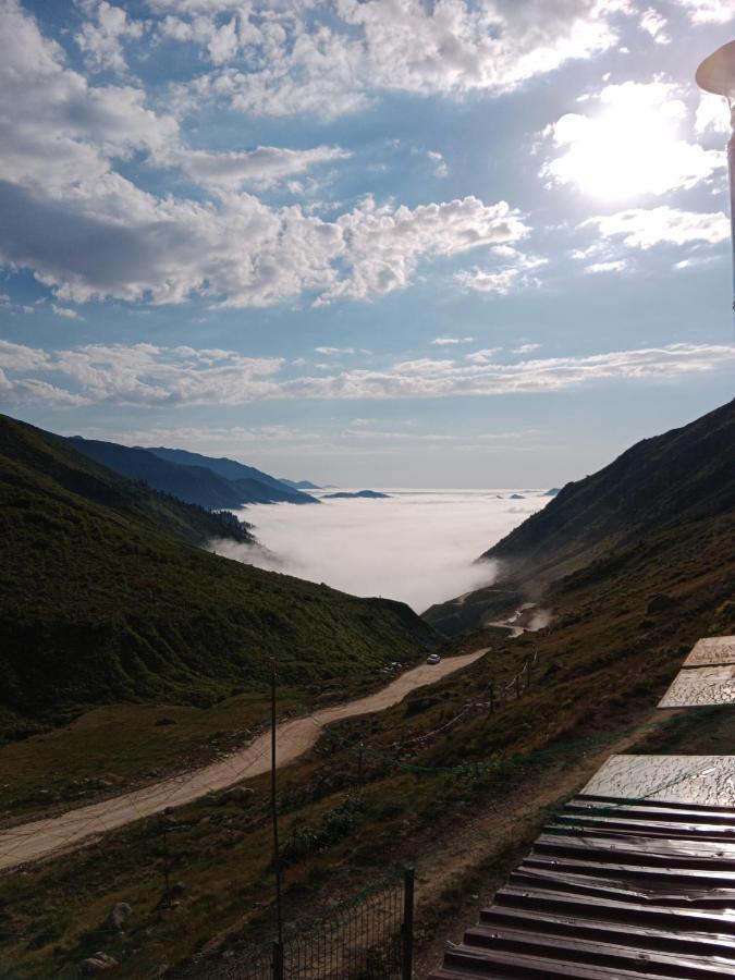 Avusor Mola Cafe Ve Pansiyon Camlihemsin Luaran gambar