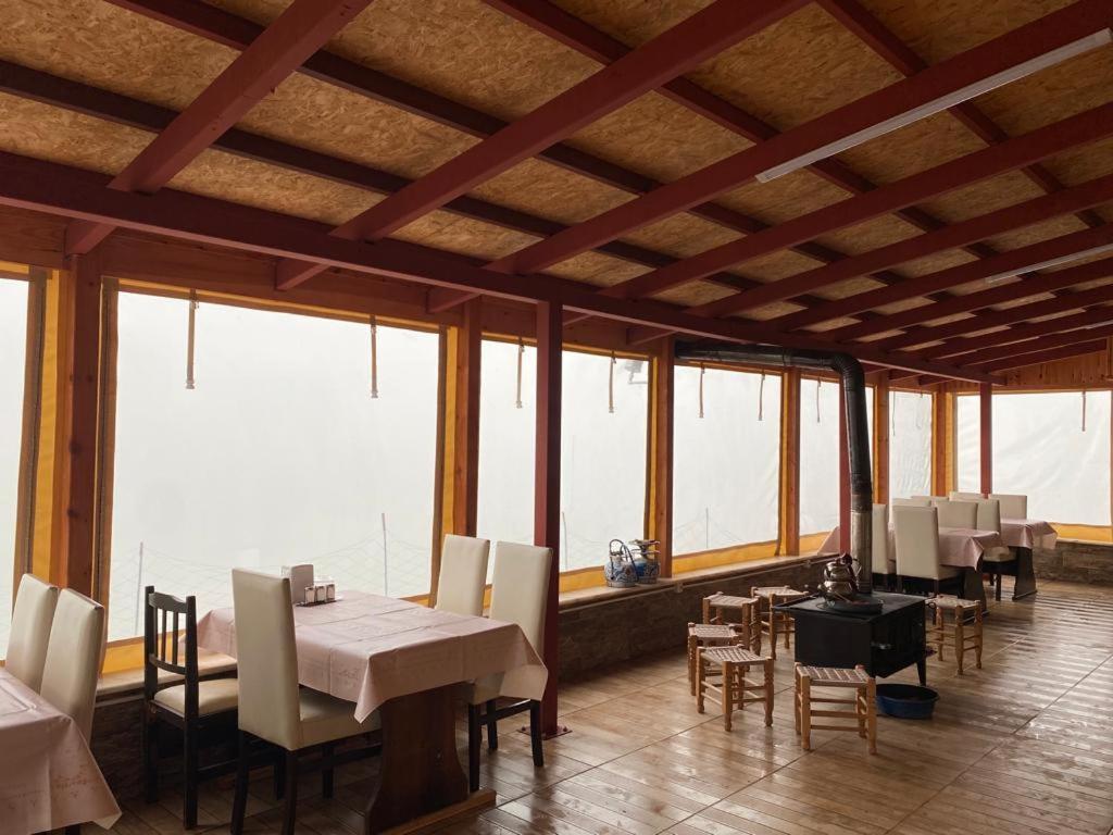 Avusor Mola Cafe Ve Pansiyon Camlihemsin Luaran gambar
